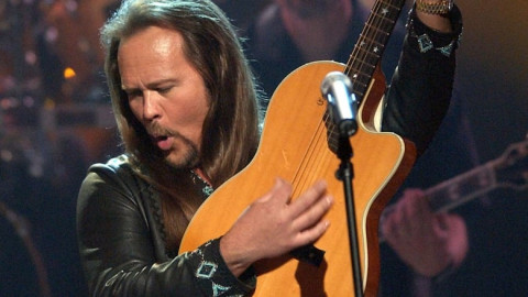 Travis Tritt: Live & Kickin' (2004)